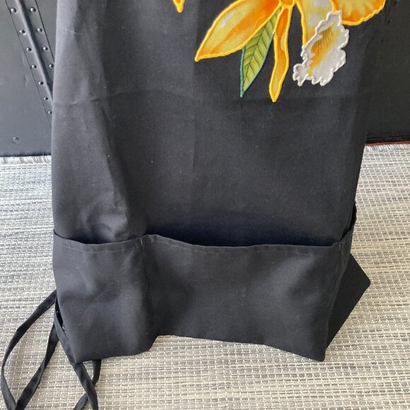 KNG Black Hand Painted Long Kitchen Apron with Pockets and Adjustable Straps - Picture 4 of 9
